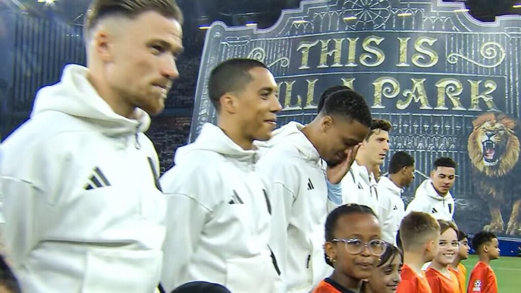 Kejadian Konyol dalam Kemenangan Aston Villa atas PSG: Laga Liga Champions tapi yang Diputar Anthem Europa League