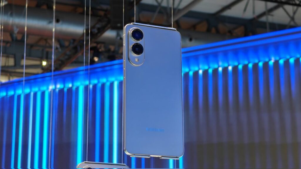 Galaxy S25 Edge Andalkan Kamera Selfie Lawas, Tapi Hasilnya Gak Main-Main!