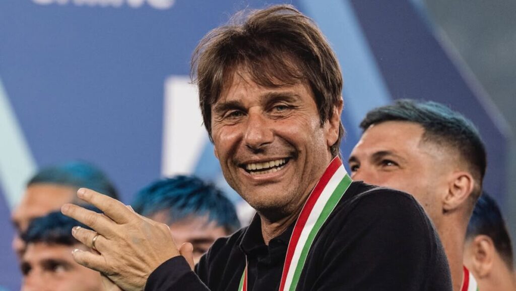 Usai Juara Liga Italia, Antonio Conte Pertimbangkan Hengkang dari Napoli
