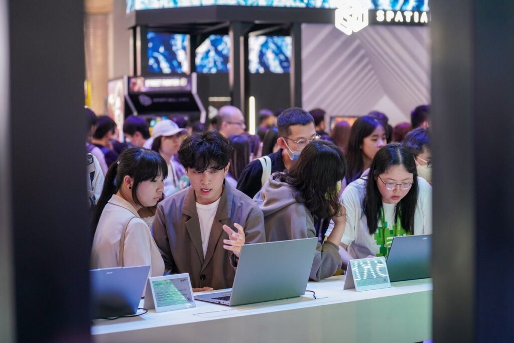 Deretan Laptop Paling Unik di Computex 2025: Desain Berani & Performa Futuristik