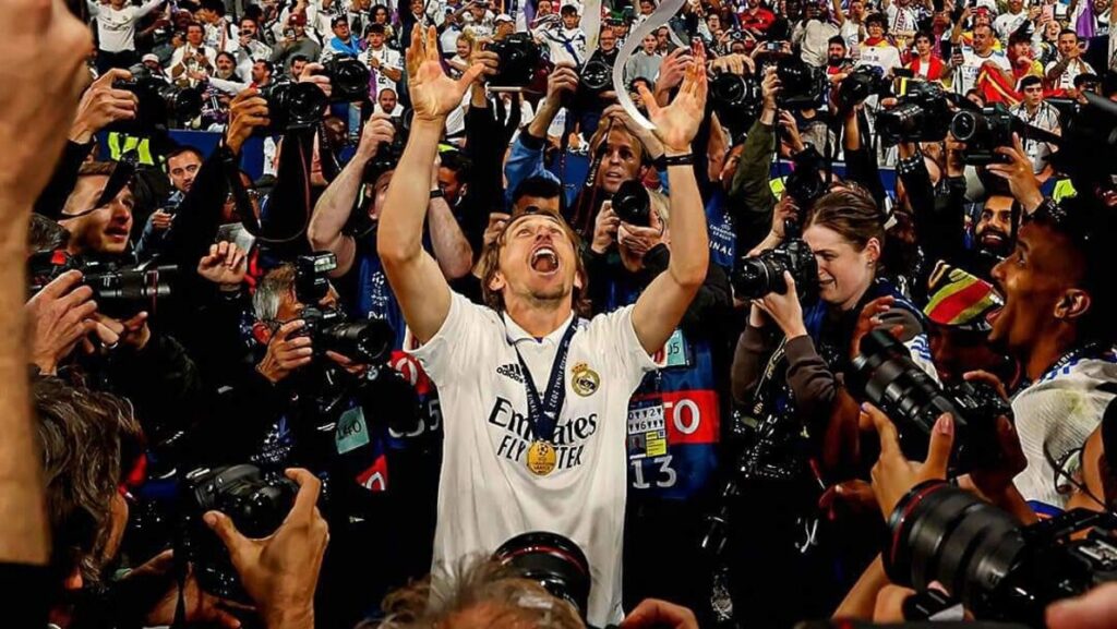 Tinggalkan Real Madrid, Luka Modric Terima 3 Tawaran Menarik