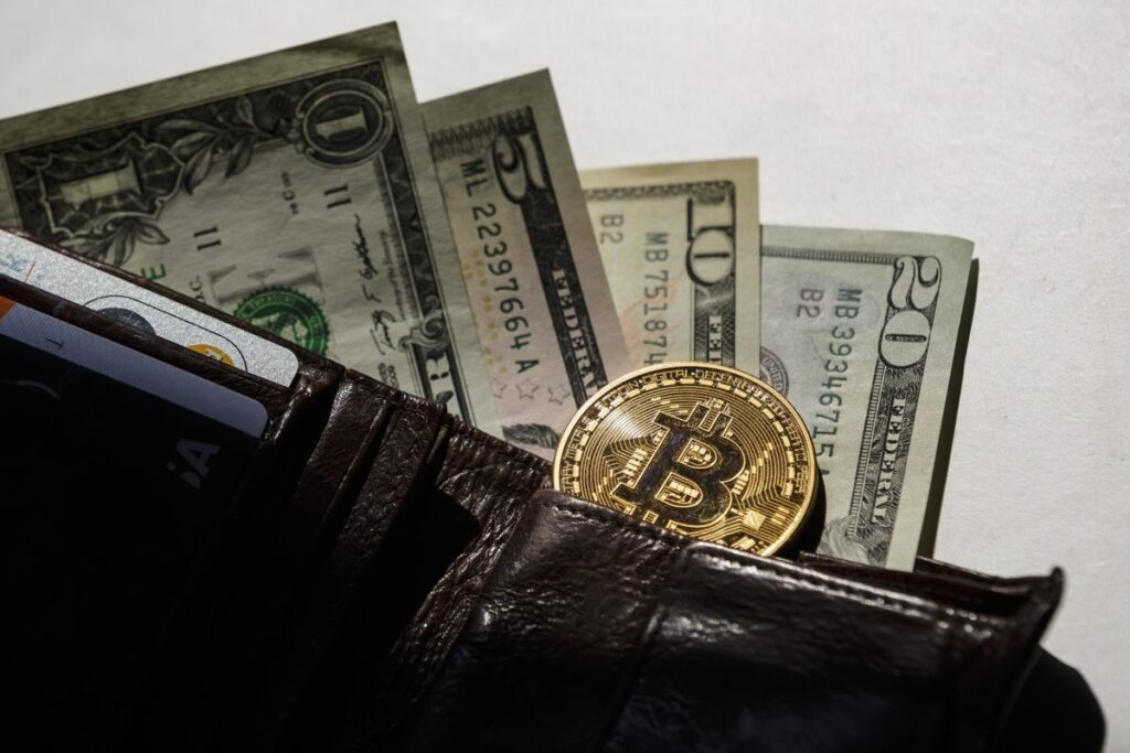 Kenapa Semakin Banyak Orang Beralih ke Crypto? Ini Jawabannya