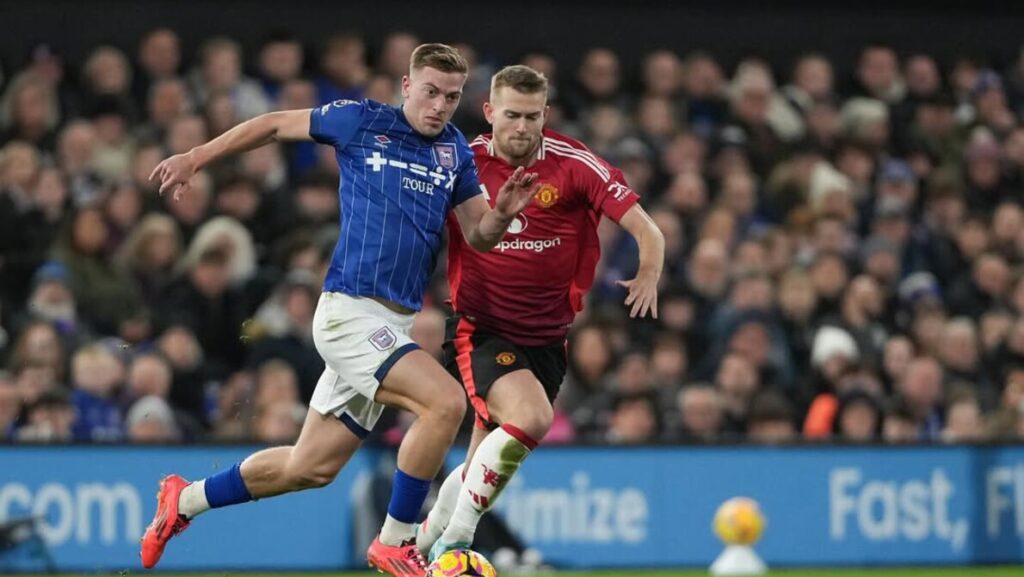 Liam Delap Diperingatkan Melakukan Kesalahan saat Memilih Chelsea Ketimbang Manchester United