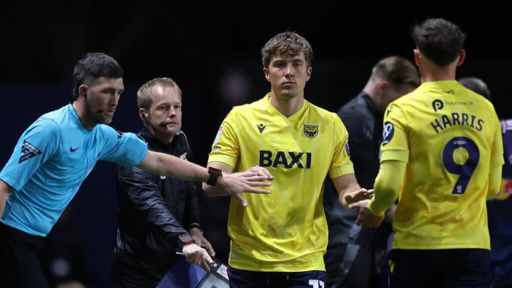 Ole Romeny Terancam Absen Panjang karena Ditekel Pemain Arema FC, Horornya Sepak Bola Indonesia Dikecam Media Vietnam Ole Romeny Terancam Absen Panjang karena Ditekel Pemain Arema FC, Horornya Sepak Bola Indonesia Dikecam Media Vietnam