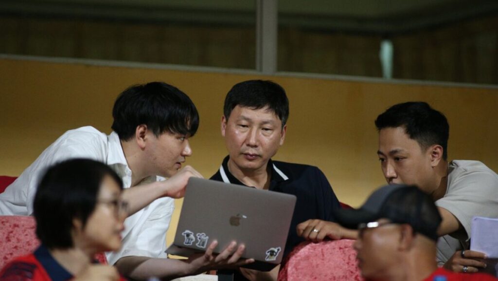 Pelatih Vietnam, Kim Sang-sik Sebut Thailand dan Timnas Indonesia Kandidat Juara Piala AFF U-23 2025 Pelatih Vietnam, Kim Sang-sik Sebut Thailand dan Timnas Indonesia Kandidat Juara Piala AFF U-23 2025