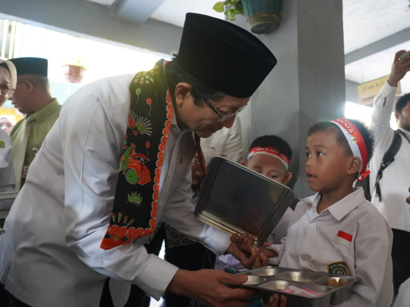 Tinjau MBG di Madrasah, Menag: Investasi Masa Depan Tinjau MBG di Madrasah, Menag: Investasi Masa Depan