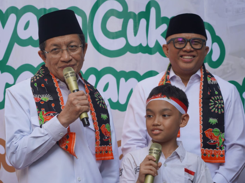 Antusias Arshaka di Tengah Kunjungan Menag ke MI Al-Amin Tengah Antusias Arshaka di Tengah Kunjungan Menag ke MI Al-Amin Tengah