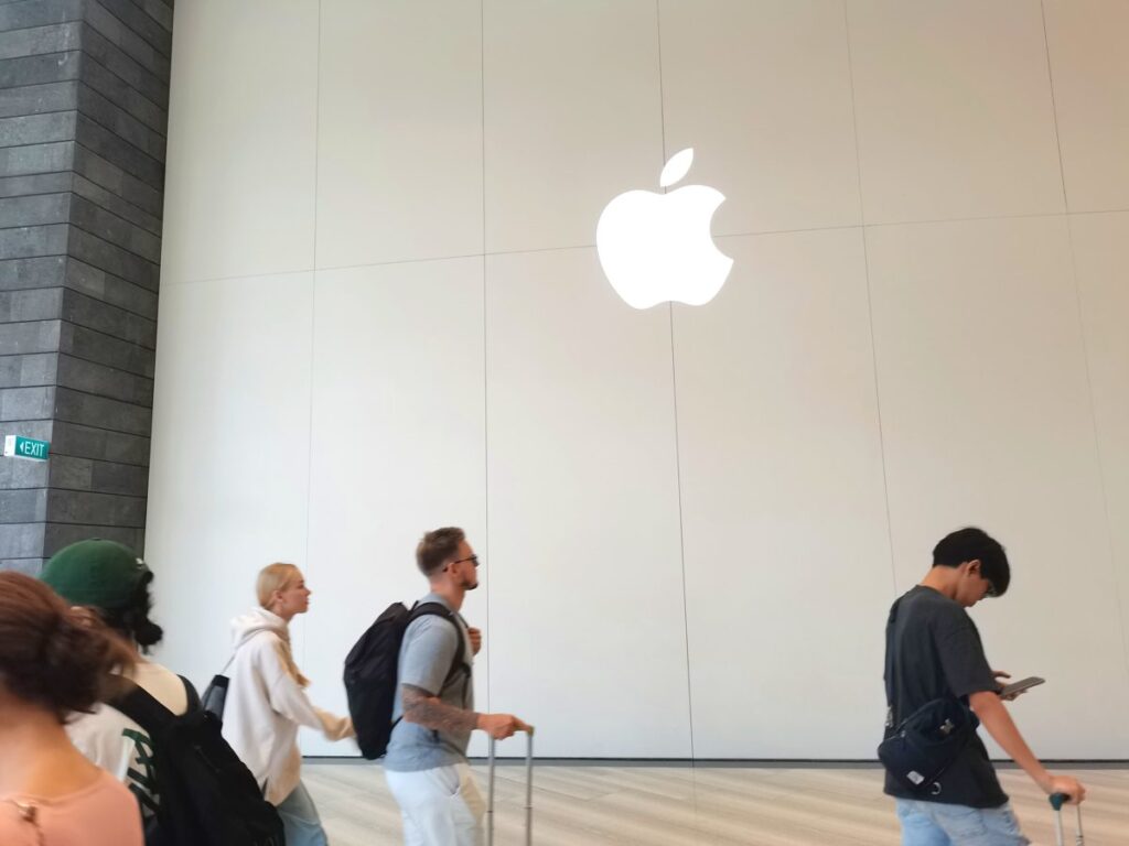 Apple Buka Peluang Akuisisi AI demi Kejar Ketertinggalan Teknologi