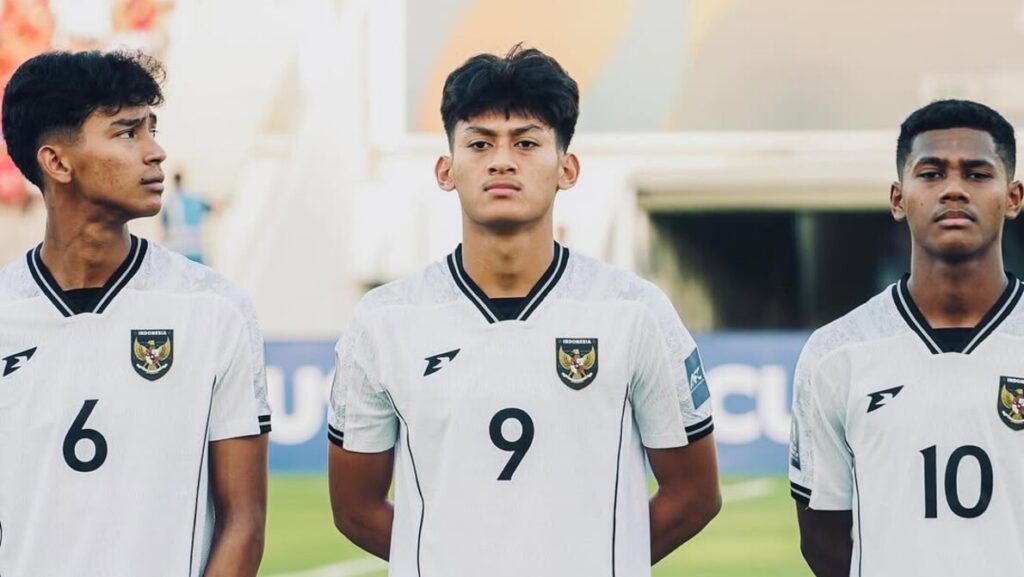 Mierza Firjatullah Nyungsep ke Parit Saat Selebrasi Gol untuk Timnas Indonesia U-17 di Piala Kemerdekaan 2025
