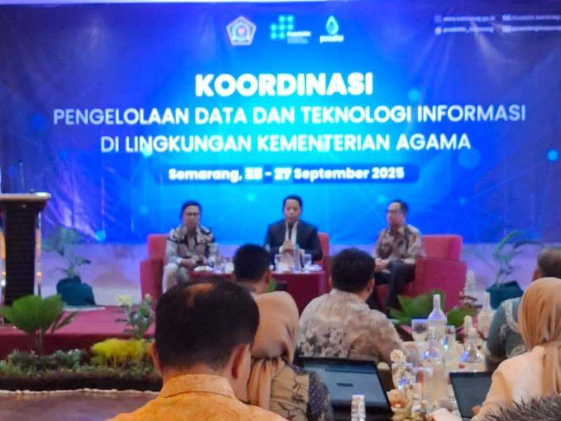 Sekjen Kemenag Minta Pusdatin Sederhanakan Aplikasi Layanan Sekjen Kemenag Minta Pusdatin Sederhanakan Aplikasi Layanan