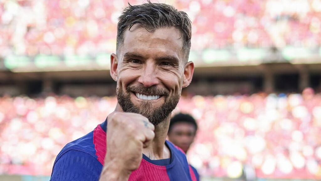Hansi Flick Terkejut Inigo Martinez Tinggalkan Barcelona