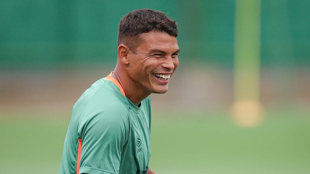 AC Milan Incar Bek Veteran Berusia 41 Tahun