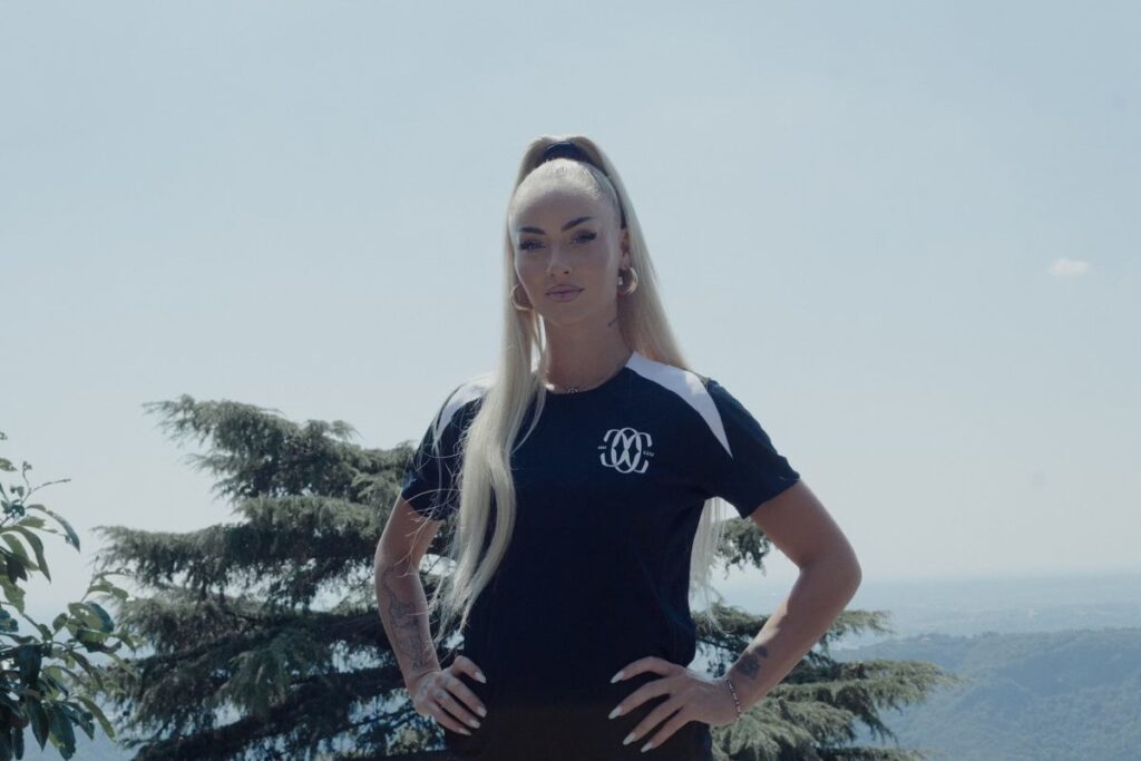 Lebih Dekat Dengan Alisha Lehmann, Pesepak Bola Cantik dari Swiss Lebih Dekat Dengan Alisha Lehmann, Pesepak Bola Cantik dari Swiss