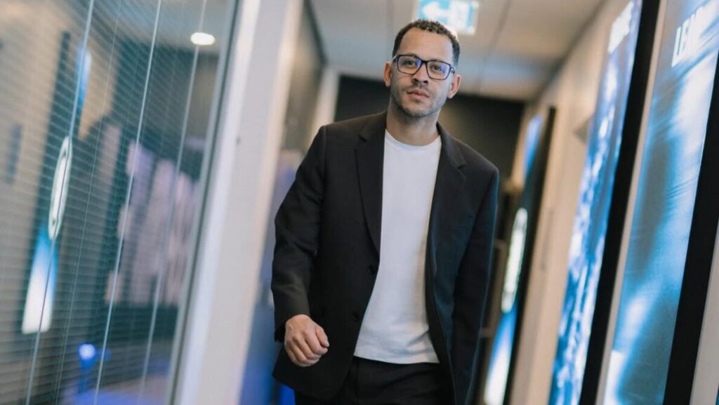 Liam Rosenior dan 3 Celah yang Harus Diatasi di Chelsea